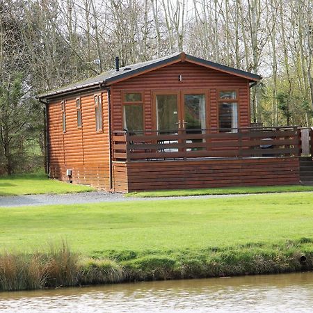 Oak Lodge Hadnall Eksteriør bilde