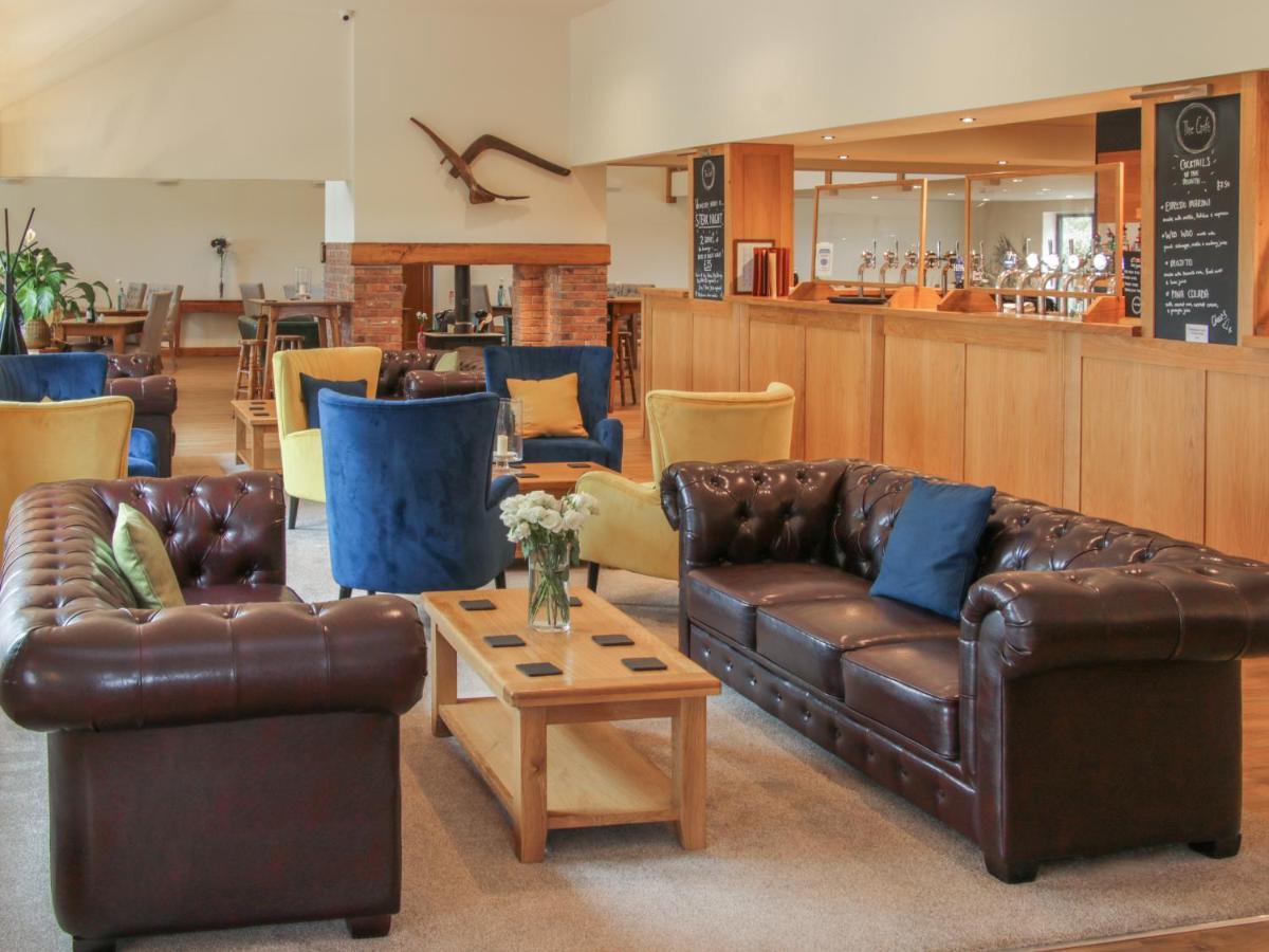 Oak Lodge Hadnall Eksteriør bilde