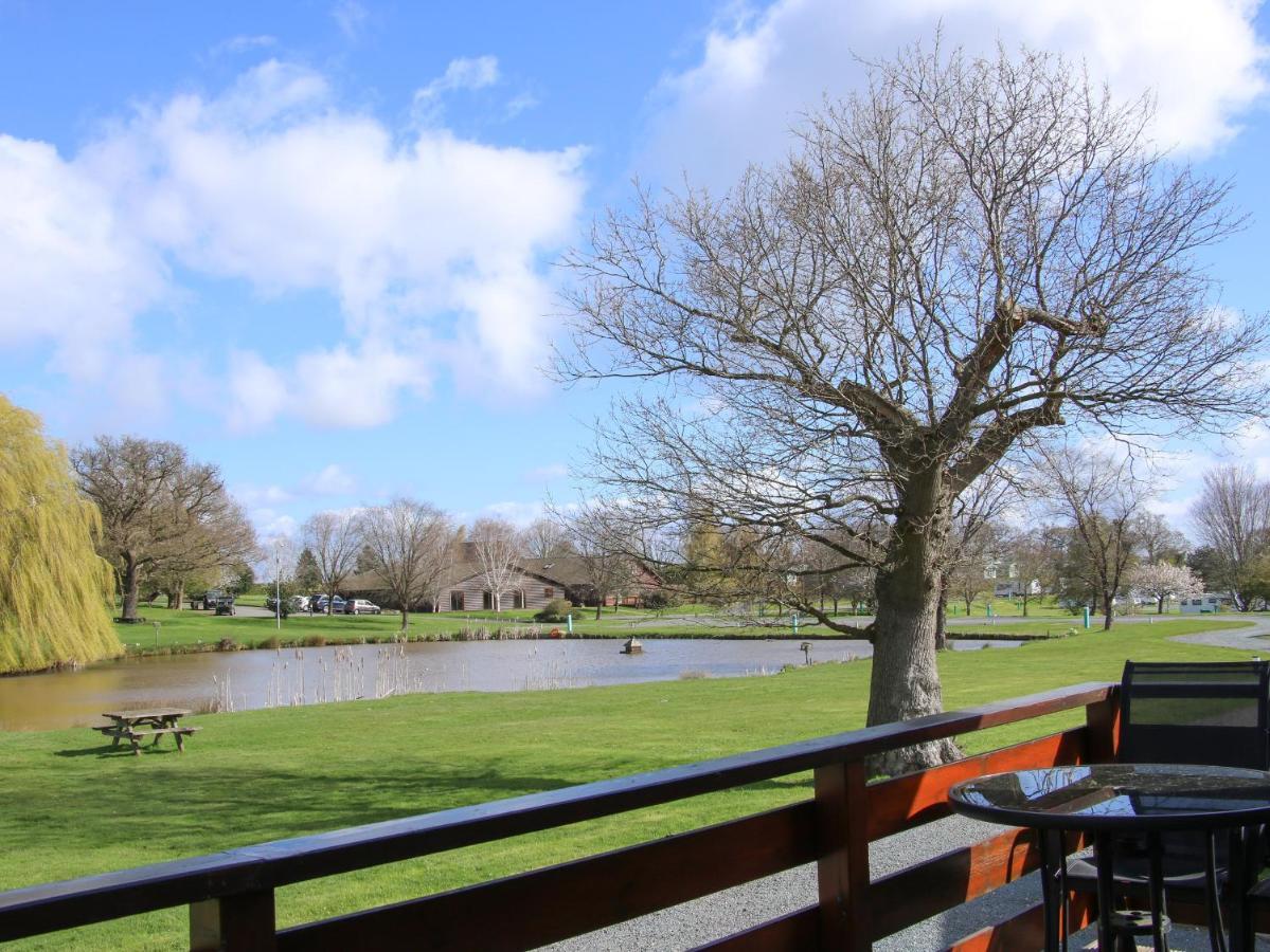 Oak Lodge Hadnall Eksteriør bilde