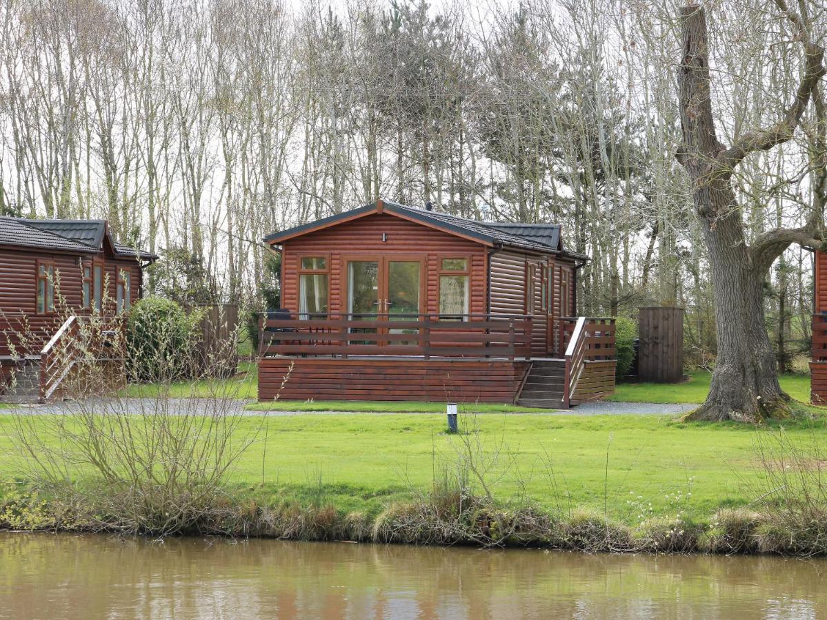 Oak Lodge Hadnall Eksteriør bilde