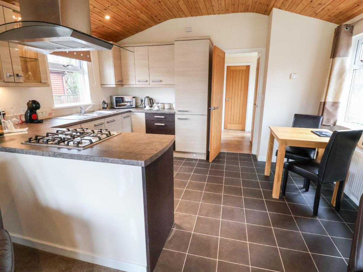 Oak Lodge Hadnall Eksteriør bilde