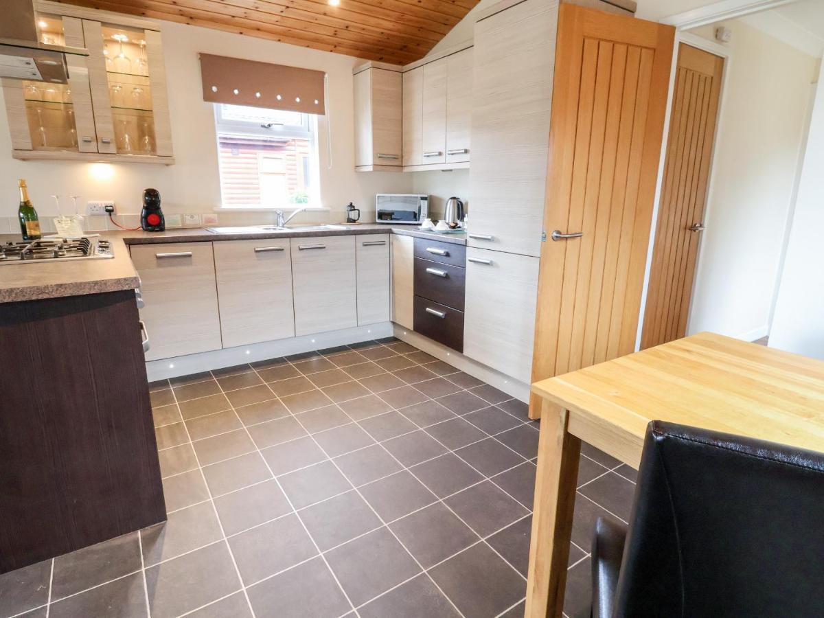 Oak Lodge Hadnall Eksteriør bilde